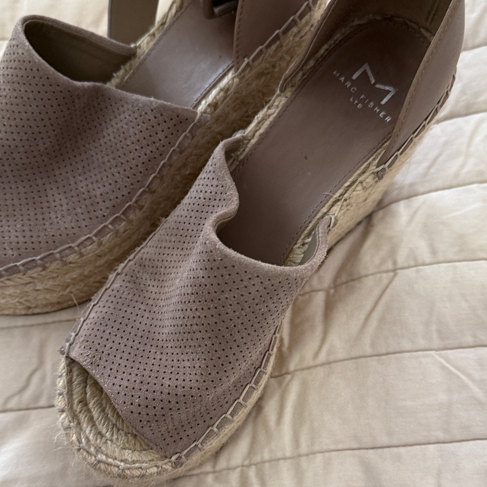 Marc Fisher Taupe Espadrille wedges